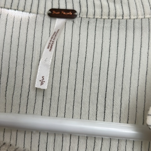 Free People top, very flowy - Picture 5 of 7